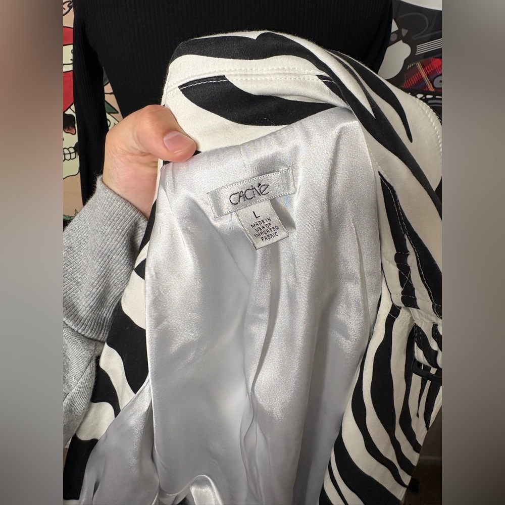 Caché Zebra Print Short Trench Coat - Picture 7 of 8